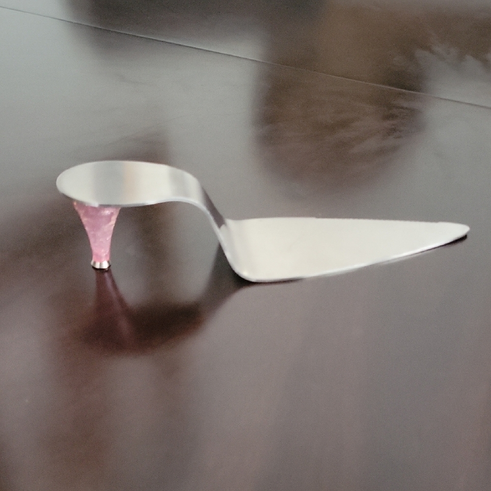 Stylish Pink "High-Heel" Cake Server